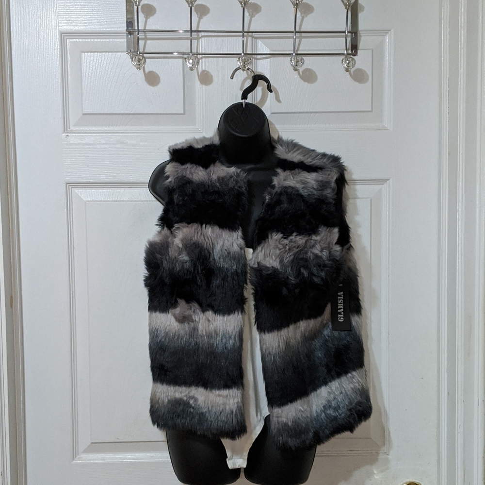 NWT Black & Gray Vest ✨